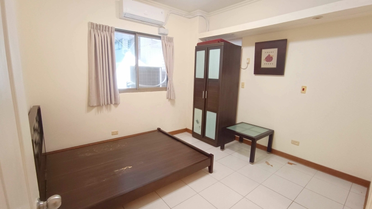 逢甲商圈3+1房(可租平車)(第7張)