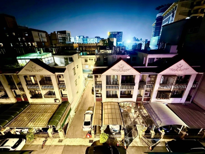 桃園市近中壢火車站商圈，黃金學區，歐風裝潢、網路免費提供，便宜優惠，寧靜品質。歡迎上班族、學生承租。 - Image 2