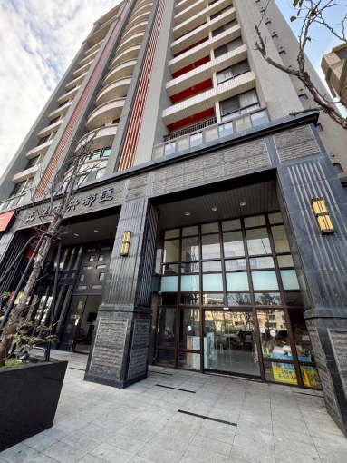 50米大路寬的燙金店面（第1張）