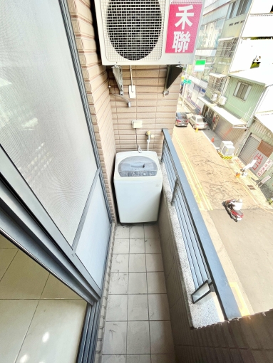 超新~電梯套房☆陽台獨洗☆飲水機☆子母車(第9張)
