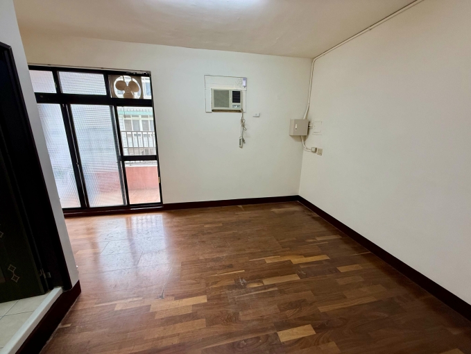 💞大象租屋💞近中原大學.五大房.空屋附冷氣.1樓可停汽車 - Image 8