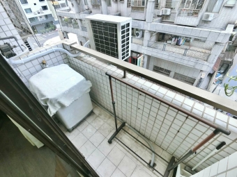 可短租半年✨電4.5✨陽台獨洗✨室內機車位✨全新變頻冷氣✨限女（第5張）