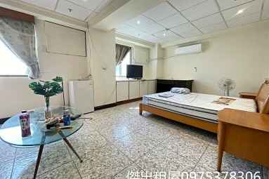 傑出租屋/藝文特區,電梯大套房（第1張）