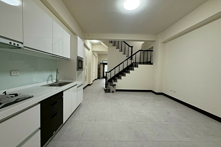 仁武區全新車庫透天獨立4套房門口免仲可租補🏠兆基社會住宅（第1張）