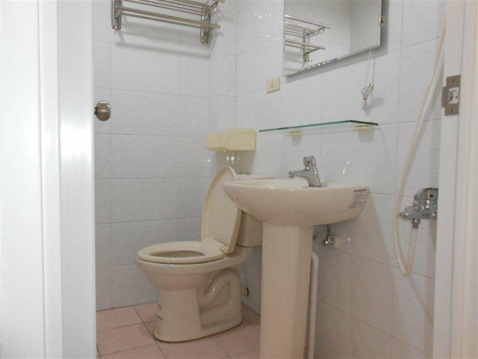 非頂樓☆中國醫水湳新床墊獨曬大套房~限女（第12張）