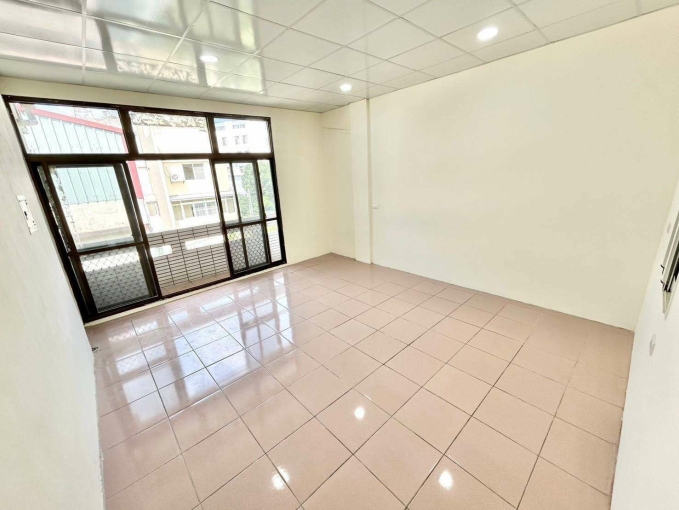 全新裝修透天🎀5台全新冷氣😍可租補戶籍🌈可寵物(第9張)