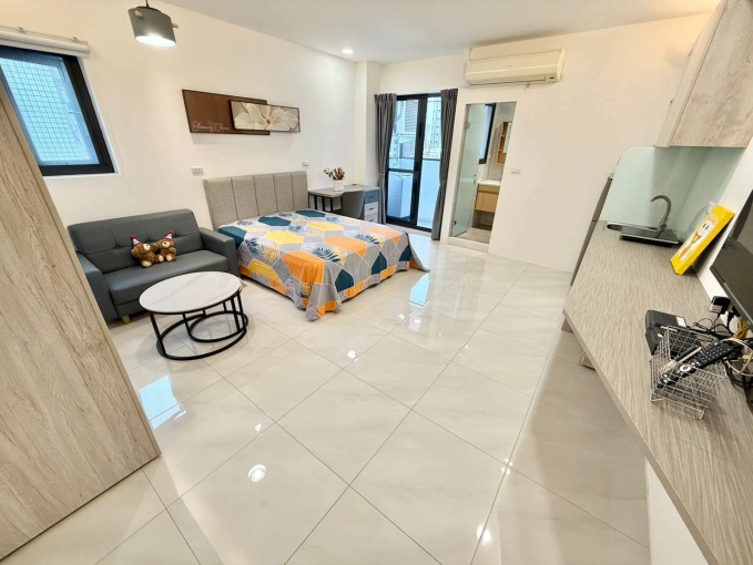 超大套房✨陽台獨洗✨子母車✨可雙租補✨近水湳中清（第1張）