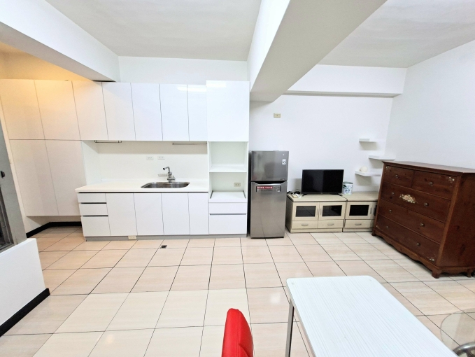 租補☆捷運☆正一房一廳☆流理台☆大陽台洗曬區 - Image 4