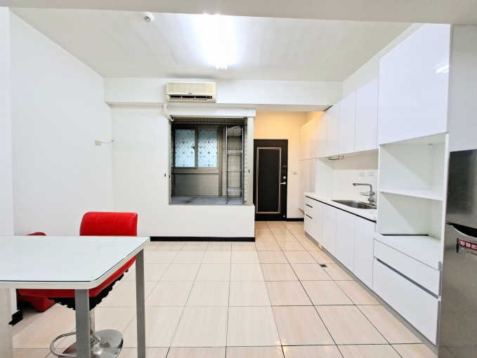 租補☆捷運☆正一房一廳☆流理台☆大陽台洗曬區 - Image 8