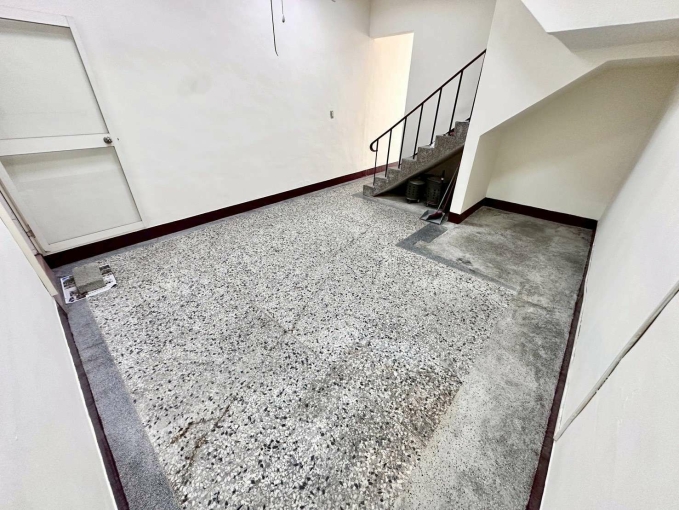 租客勞基法免費諮詢💖南區 臨路1+2樓店面 ｜工作室 ｜台水電 ｜雙車位（第5張）