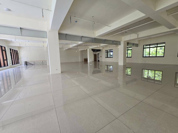 中路重劃區新大樓透天區1-2樓大坪數店面（第3張）