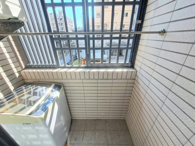 可租補☆整棟超新電梯套房☆陽台獨洗☆代收包裹☆子母車（第8張）