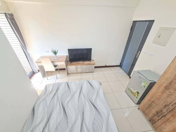 可租補☆整棟超新電梯套房☆陽台獨洗☆代收包裹☆子母車（第9張）