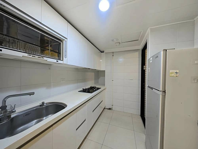 環球市四室附平車*獅子王 - Image 4