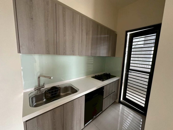 大里兩房休旅車位台水電含車含管 - Image 3