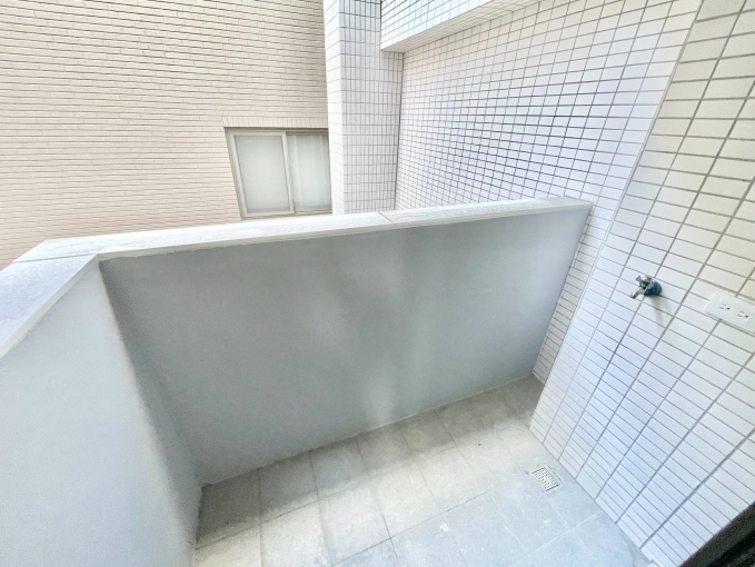 雙租補☆陽台☆超新電梯套房☆飲水機☆垃圾處理（第9張）