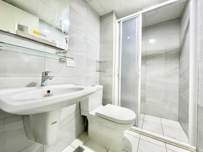 雙租補☆陽台☆超新電梯套房☆飲水機☆垃圾處理（第8張）