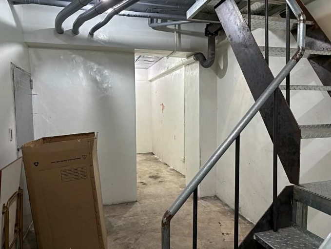 板橋捷運❤️漢生東路馬路上❤️三角窗金店面❤️兒童未來館對面（第14張）