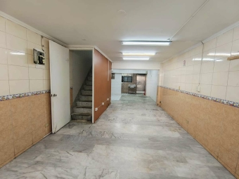 ☆松山車站☆松山路大馬路店面、廣告招牌醒目（第1張）