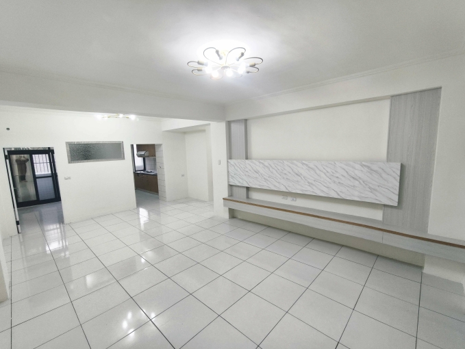 文心北屯一點利_ 全新裝潢電梯四房可寵可租補 - Image 1