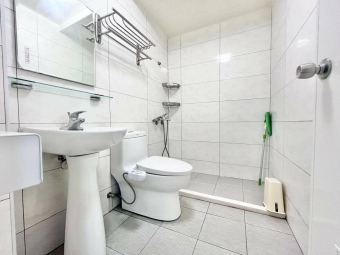 這間超讚💯大空間小客廳🌳可租補✨陽台獨洗曬（第11張）