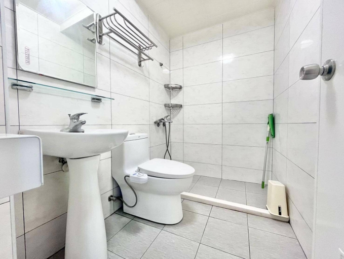 這間超讚💯大空間小客廳🌳可租補✨陽台獨洗曬(第11張)