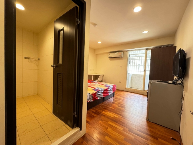 【租】教育大學&勤美誠品旁|套房~有陽台|獨洗獨曬💎0935-378318(第8張)