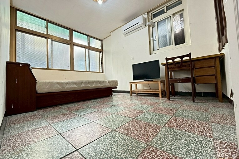 兆基社會住宅🏡經國學院旁✅懷念古早味✅大坪數4房2廳1衛✅（第2張）