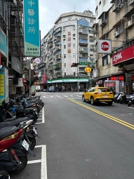 府中捷運❤️南雅夜市❤️馬路上❤️面寬五米半（第5張）