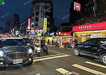 府中捷運❤️南雅夜市❤️馬路上❤️面寬五米半（第3張）