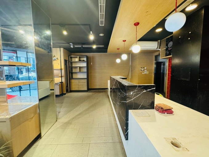 中區自由路醒目角店（第3張）