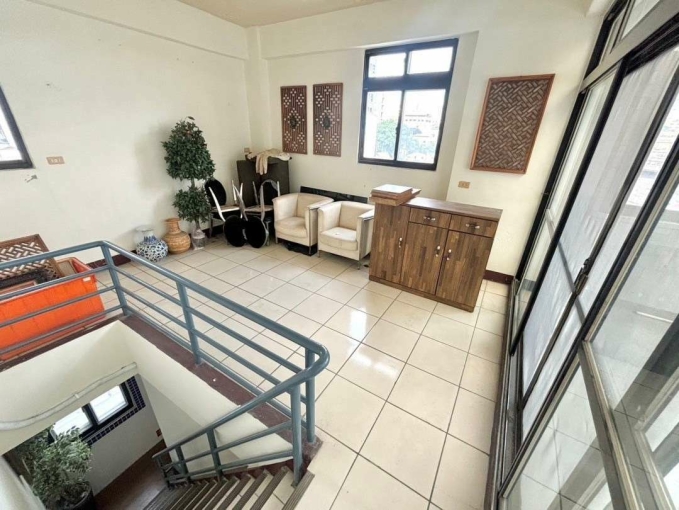 蓁心推薦💕可租補💝可寵💝4樓整層2房1廳1衛加5樓超大空間+露台(第8張)