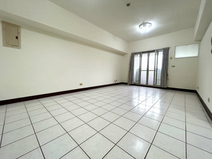 可租補|大四房主附約36坪|近中科榮總東海福科商圈 - Image 2