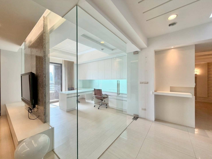 ✨夢想豪宅✨一間視聽室沙發床✨含1個車位（第15張）