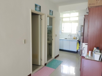 新莊捷運明亮家庭式雅房誠覓室友 - Image 28