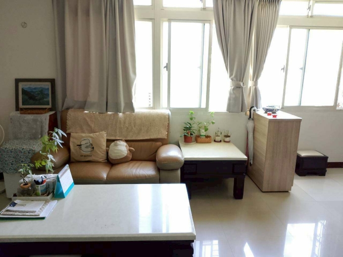 新莊捷運明亮家庭式雅房誠覓室友 - Image 8