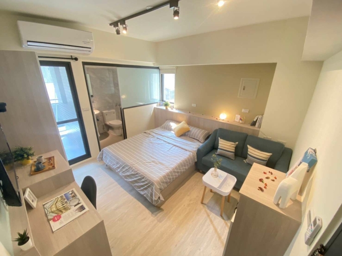 租補*很新電梯大套房*陽台*機車位*子母車~（第2張）