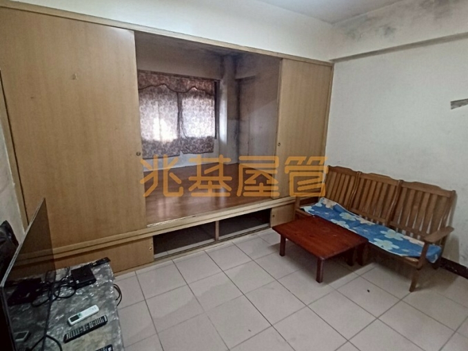 兆基社會住宅🏠成功市場旁⛳️超便宜大套房+置物間⛳️（第1張）