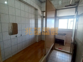 兆基社會住宅🏠成功市場旁⛳️超便宜大套房+置物間⛳️（第4張）