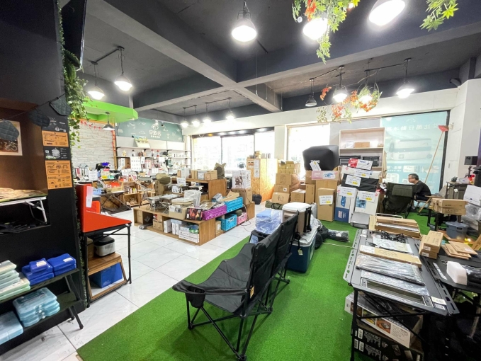 五權西路大面寬大件坪商場出租（第6張）