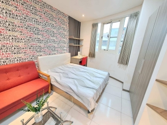 爬梯2樓*類一房一廳*流理台*陽台*衛浴開窗*室內機車位*子母車（第4張）