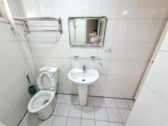 爬梯2樓*類一房一廳*流理台*陽台*衛浴開窗*室內機車位*子母車（第11張）