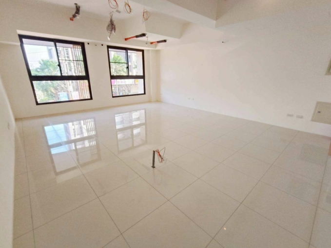 龍潭石門段 ➜ 全新店面出租！雙樓層 52 坪，只要 60,000／月！ 想開店、開工作室、做品牌、開直營，都非常適合！（第9張）