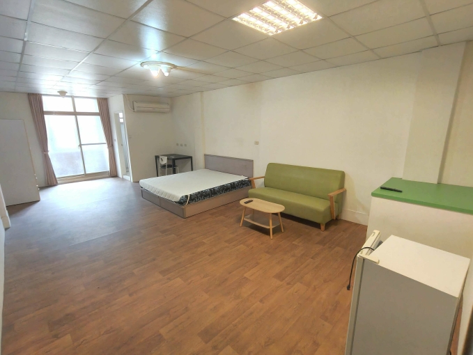 橘子🍊好大間有陽台獨洗曬網路套房⭐可租補近中國醫英才校區（第2張）