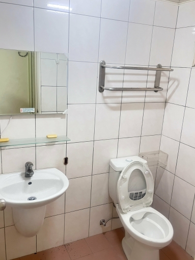 勤益獨立電梯套房/免管理費/全新傢俱家電/可租補/間間陽台/室內機車位/多戶可選（第3張）