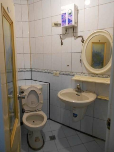 免仲介費  近桃園市政府及火車站公寓3樓網路套房出租 只另付電費（第6張）