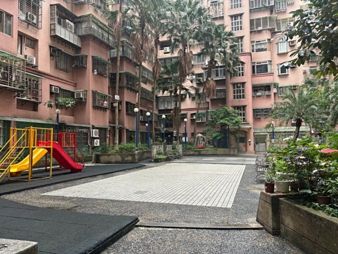 海山捷運❤️電梯邊間對外窗二人住❤️租金含管理費電費水費（第3張）