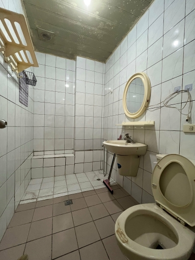 西屯路旁/近中科東海夜市/專屬平面車庫 - Image 6