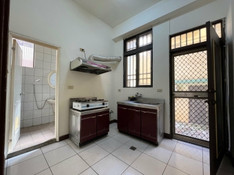 西屯路旁/近中科東海夜市/專屬平面車庫 - Image 15