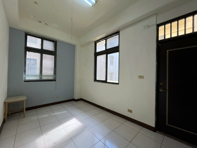 西屯路旁/近中科東海夜市/專屬平面車庫 - Image 4